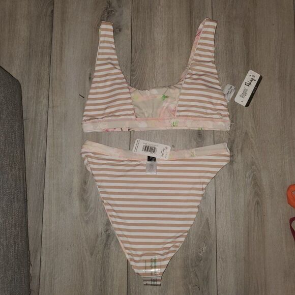 Dippin Daisy's Sz L Festival Scope Bikini Top - Picture 5 of 12